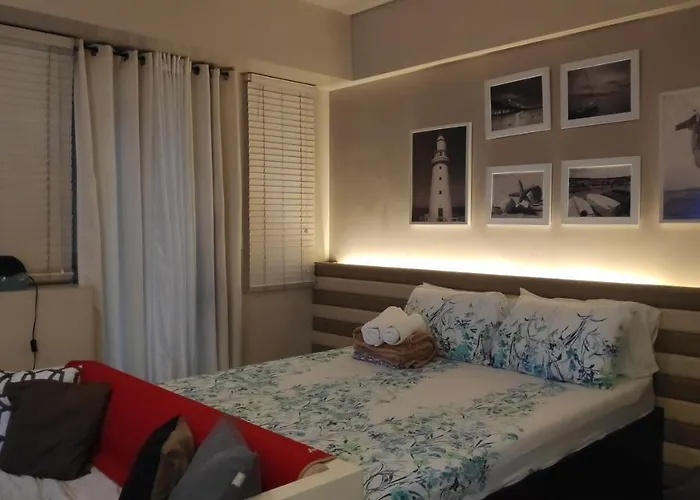 Apartment Palm Tree By Beth Manila